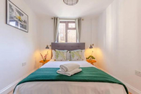 Bright 2 Bedroom House in Kennington